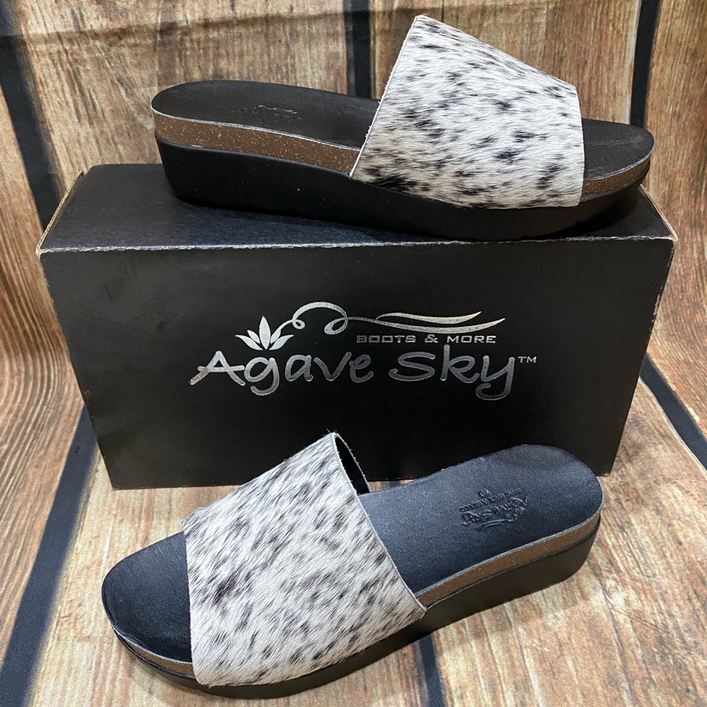 Agave Sky
Cowhide Wedge